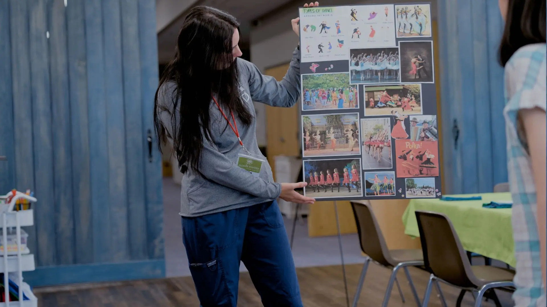 photo of Magnolia Center for Brain Health program director showing an art project during a Minds Matter session near Fort Mill