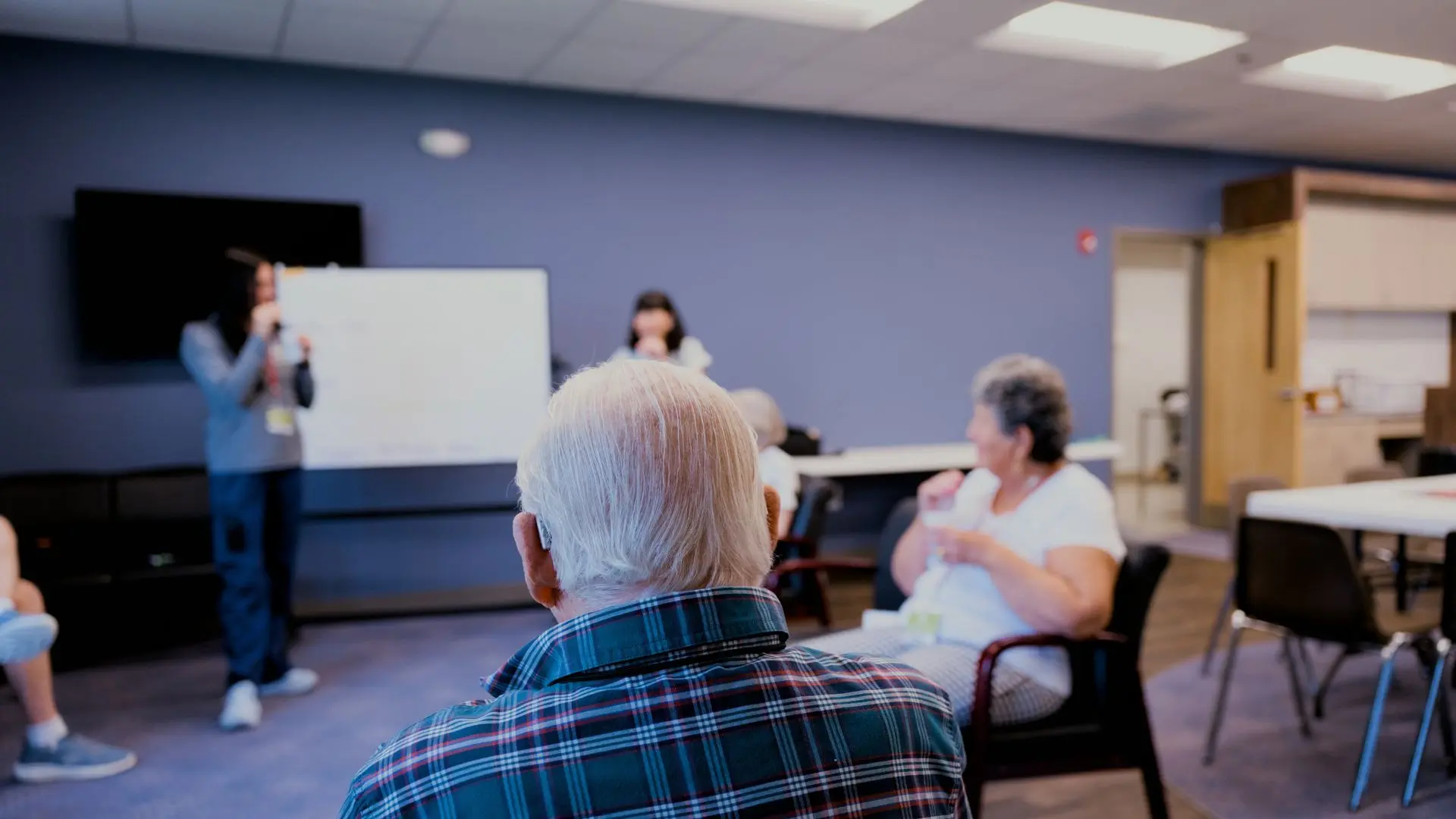 photo of a support session at the Magnolia Center for Brain Health
